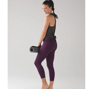 Lululemon Hot Like Agni Crop Plum Purple Leggings Size Dot 8 Athletic Athleisure